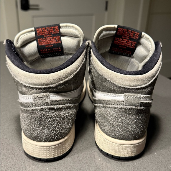 AIR JORDAN 1 RETRO HIGH OG GS
"WASHED BLACK" 4Y - Picture 5 of 8